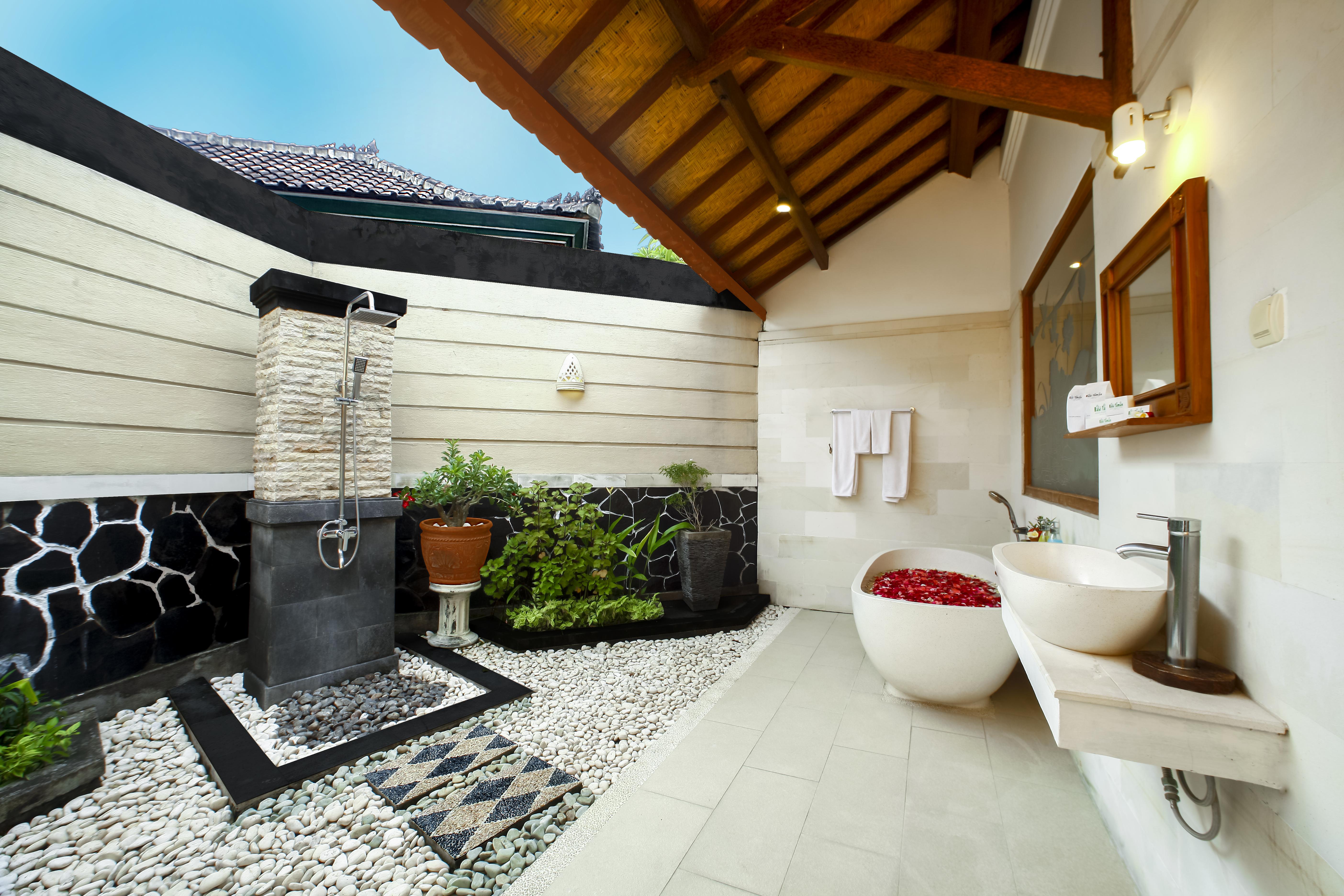 Bali Taman Beach Resort & Spa Lovina Булеленг Экстерьер фото