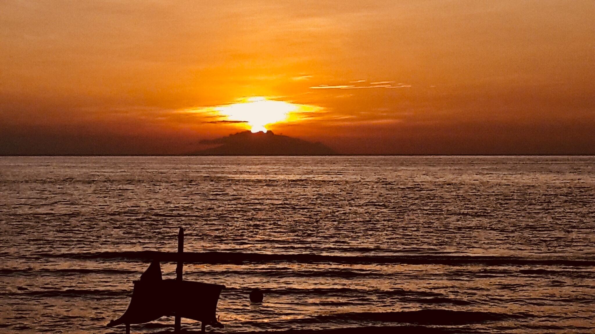 Bali Taman Beach Resort & Spa Lovina Булеленг Экстерьер фото