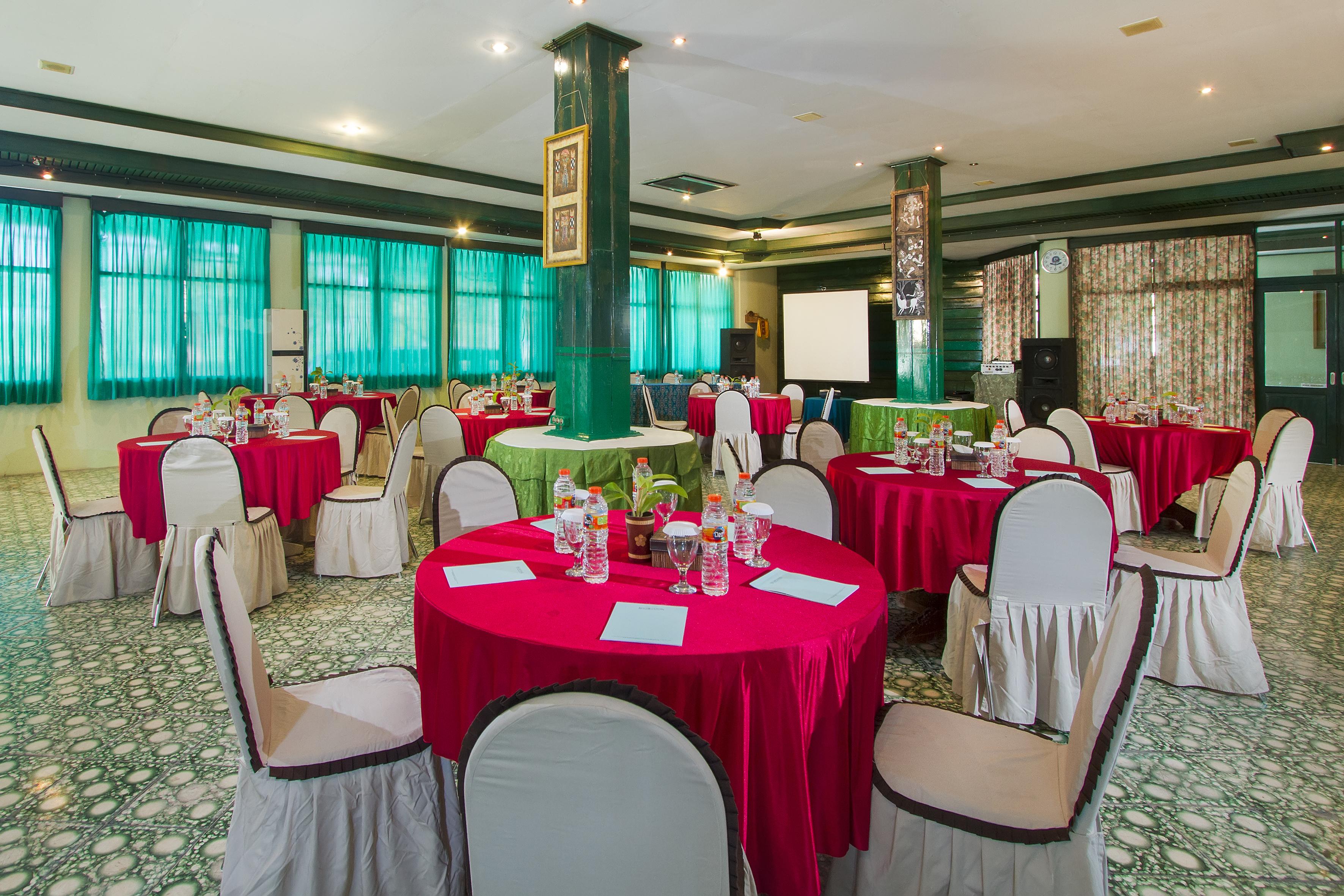 Bali Taman Beach Resort & Spa Lovina Булеленг Экстерьер фото